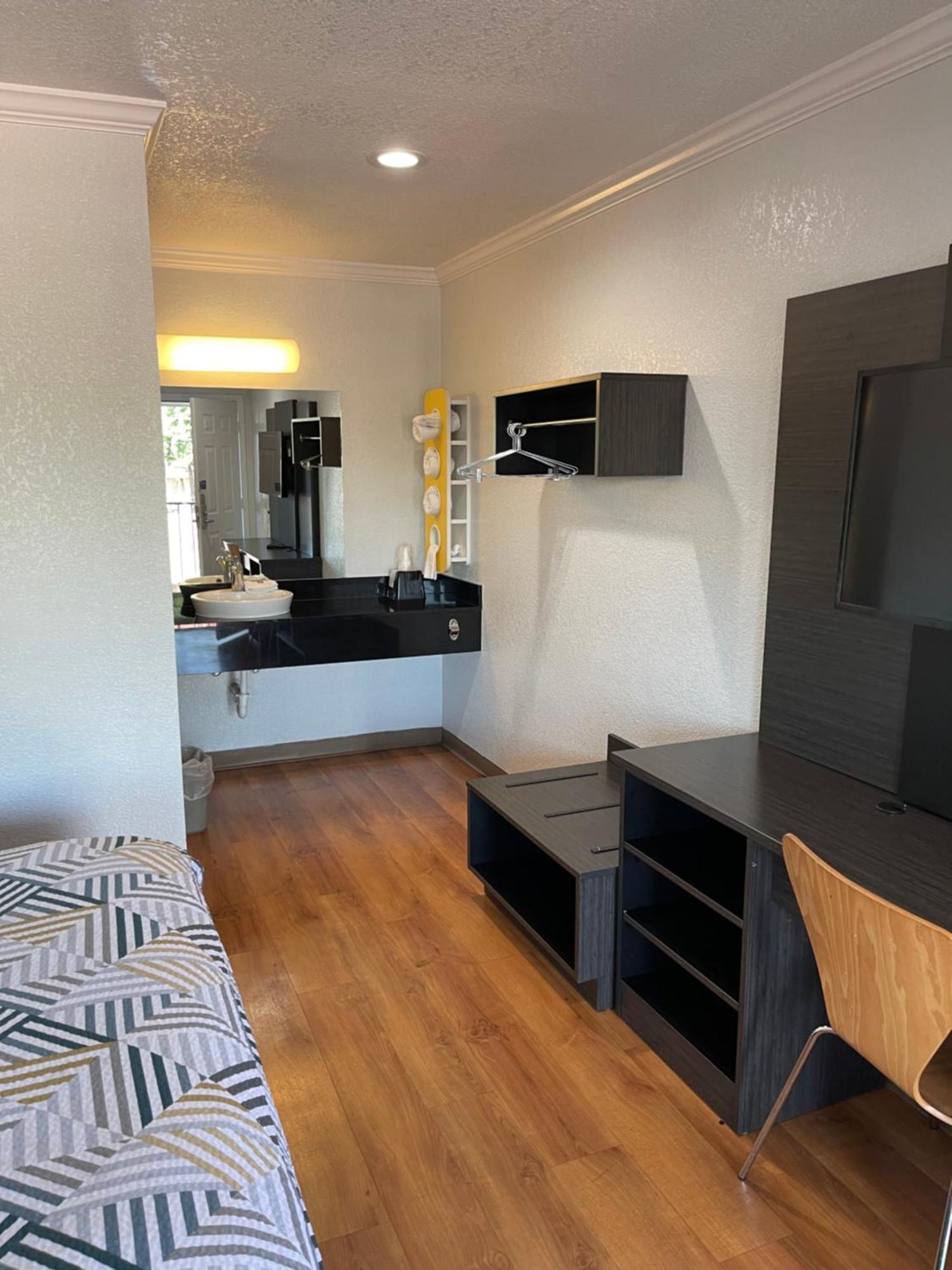Motel 6 Sacramento, Ca - Downtown מראה חיצוני תמונה