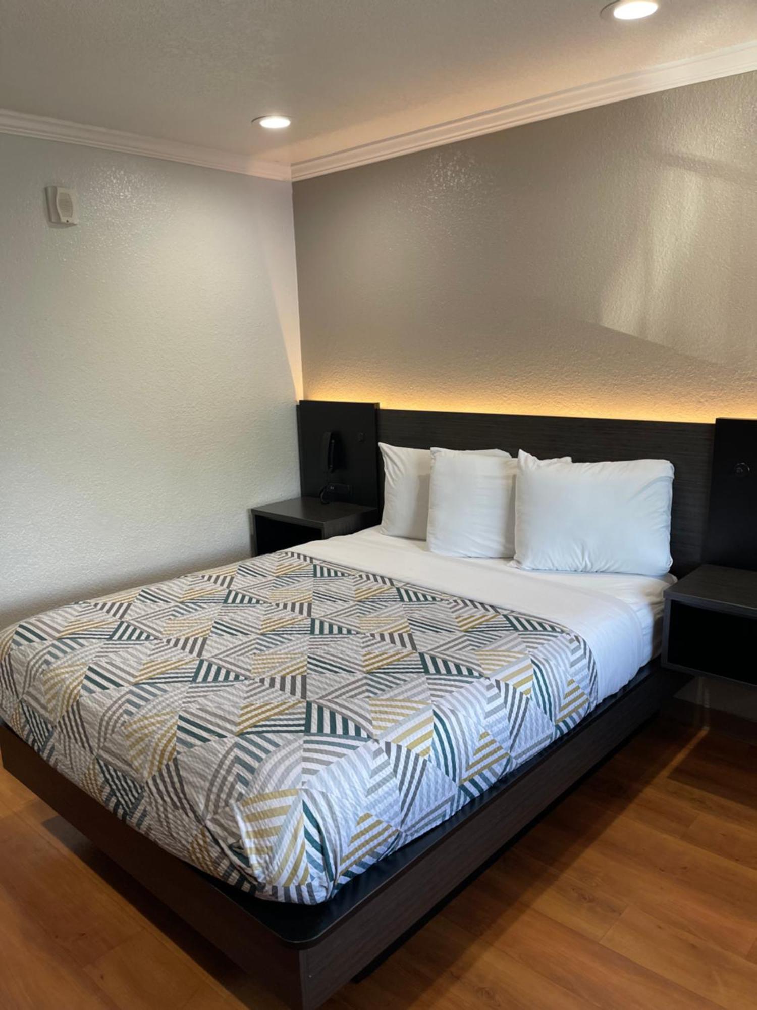 Motel 6 Sacramento, Ca - Downtown מראה חיצוני תמונה
