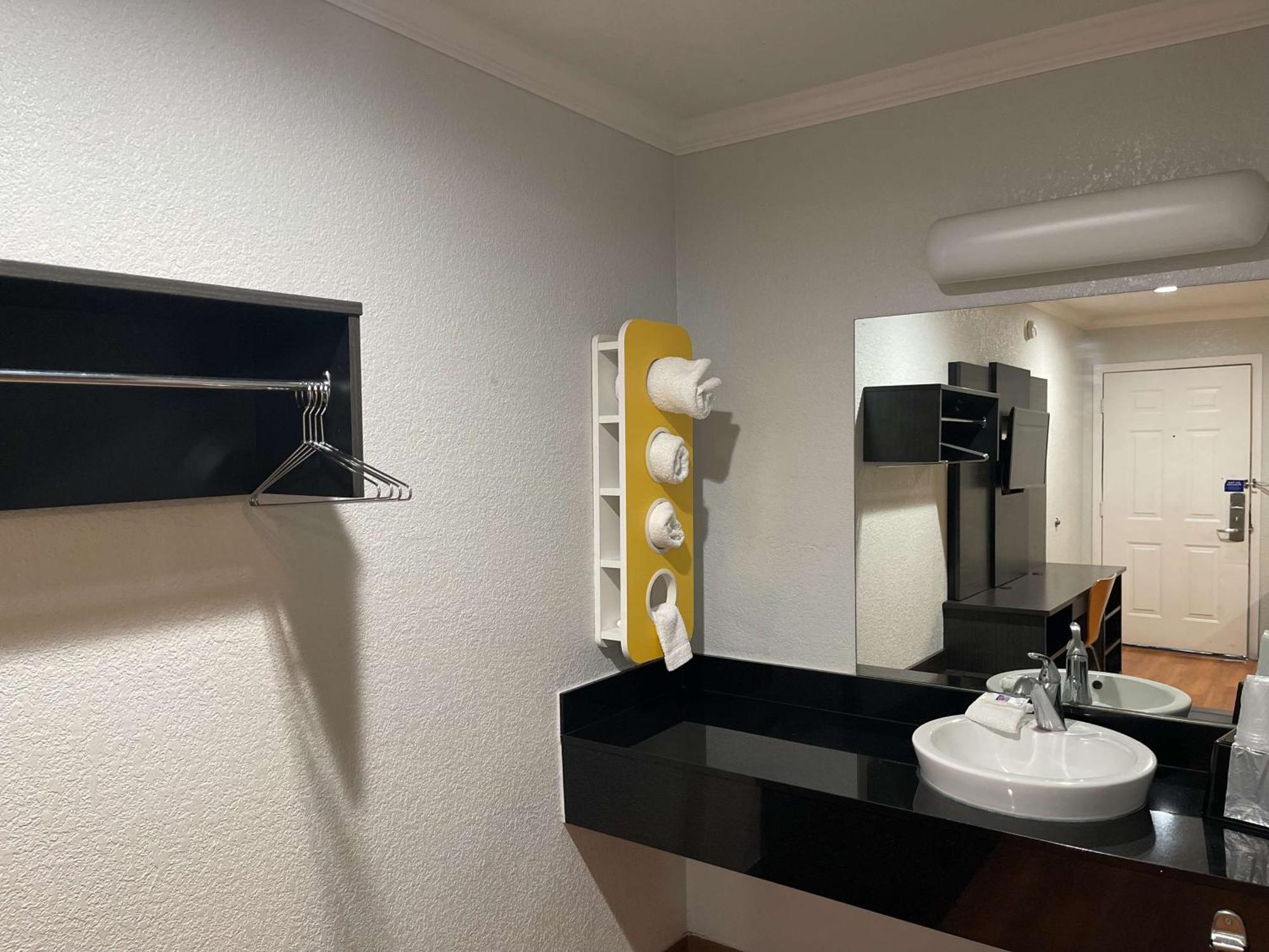 Motel 6 Sacramento, Ca - Downtown מראה חיצוני תמונה