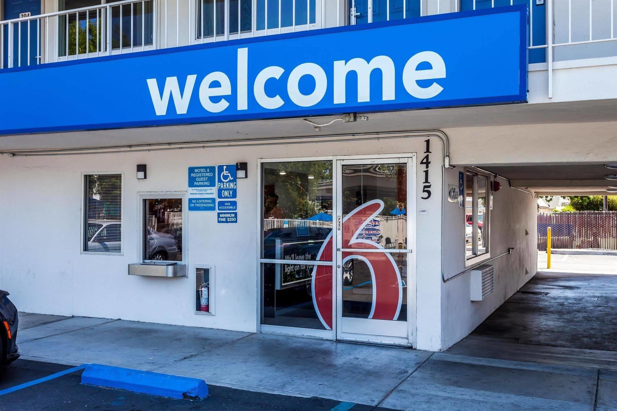 Motel 6 Sacramento, Ca - Downtown מראה חיצוני תמונה