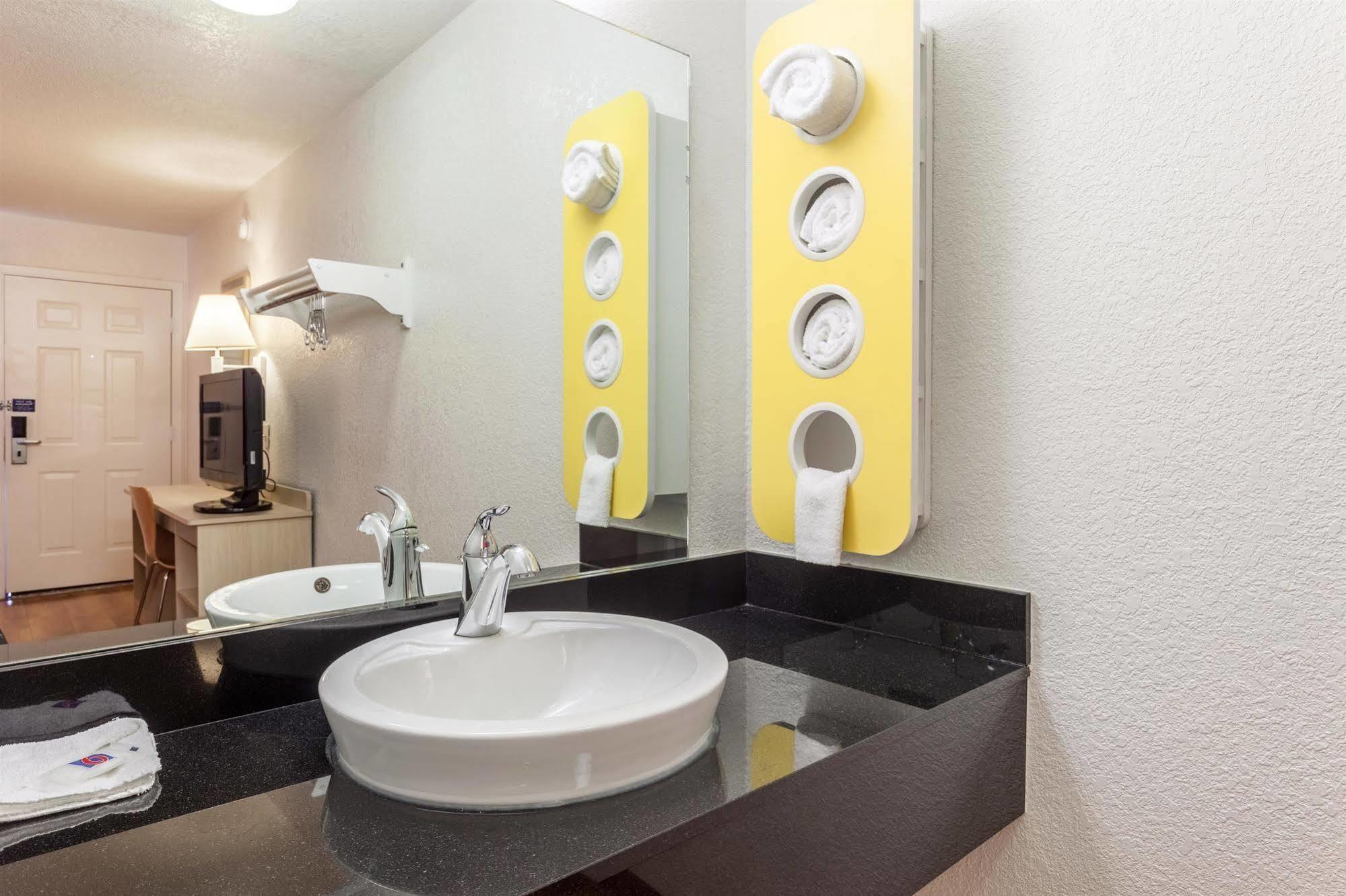 Motel 6 Sacramento, Ca - Downtown מראה חיצוני תמונה
